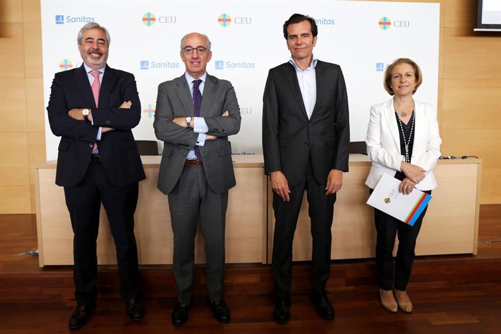 Acuerdo entre Sanitas y la Universidad CEU San Pablo para formar a los profesionales sanitarios del futuro