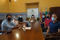 La plantilla de LCG Fruit traslada a la delegada de Empleo la situación en la envasadora de Palma del Río (Córdoba)