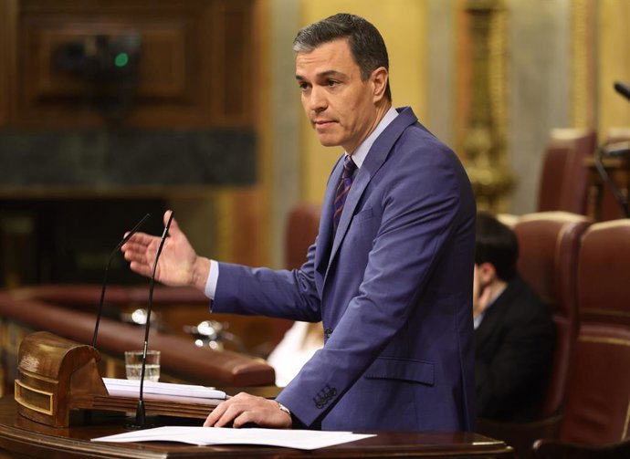 El presidente del Gobierno, Pedro Sánchez, interviene en una sesión plenaria, en el Congreso de los Diputados, a 26 de mayo de 2022, en Madrid (España). Durante el pleno, el Ejecutivo central debe responder a las preguntas de la oposición centradas en e