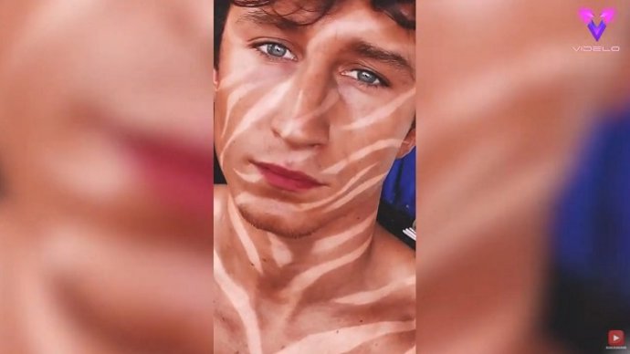 Conoce al hombre cebra (Su piel se asemeja a la de las cebras)