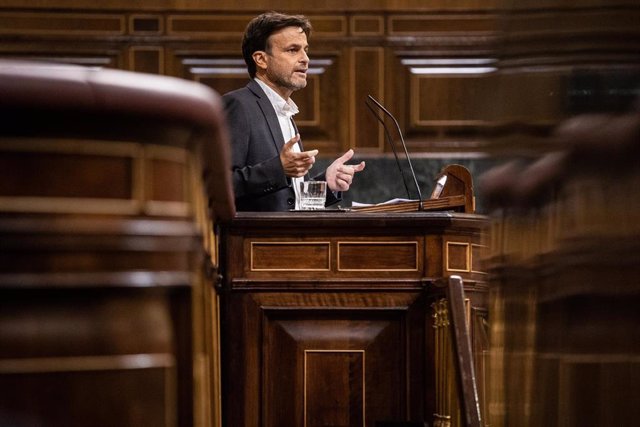 Archivo - El presidente del grupo parlamentario de Unidas Podemos en el Congreso, Jaume Asens, interviene en una sesión plenaria en el Congreso de los Diputados, a 21 de septiembre de 2021, en Madrid, (España).