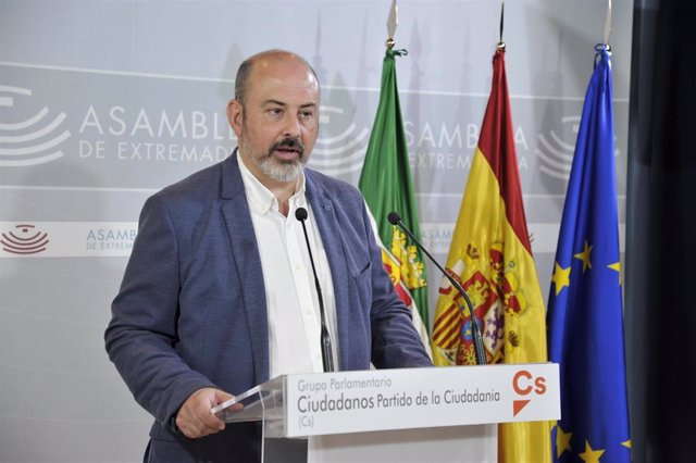 El diputado de Ciudadanos, José María Casares, en rueda de prensa.