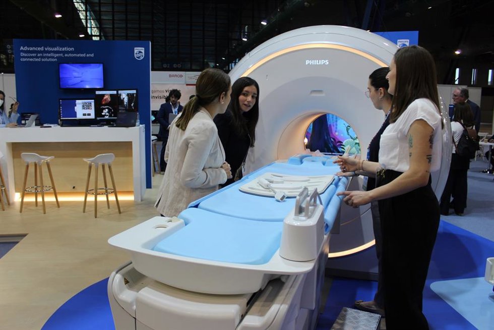 Philips presenta nuevos equipos de resonancia magnética basados en inteligencia artificial durante el congreso de SERAM