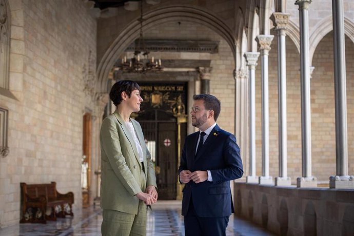 La portavoz nacional del BNG, Ana Pontón, se reúne en el Palau de la Generalitat con el presidente del Govern, Pere Aragons.
