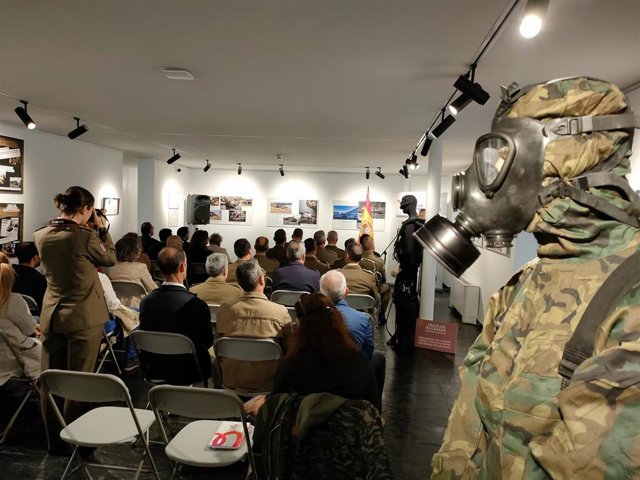 Acto de inauguración de la exposición 'El Mando de Ingenieros en Apoyo a las Autoridades Civiles. En tiempo de Pandemia' en Salamanca.