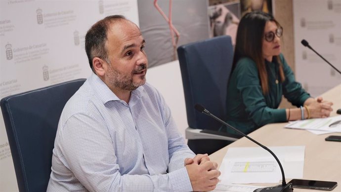 Archivo - El consejero de Transición Ecológica del Gobierno de Canarias, José Antonio Valbuena, en la presentación del inentario de gases de efecto invernadero