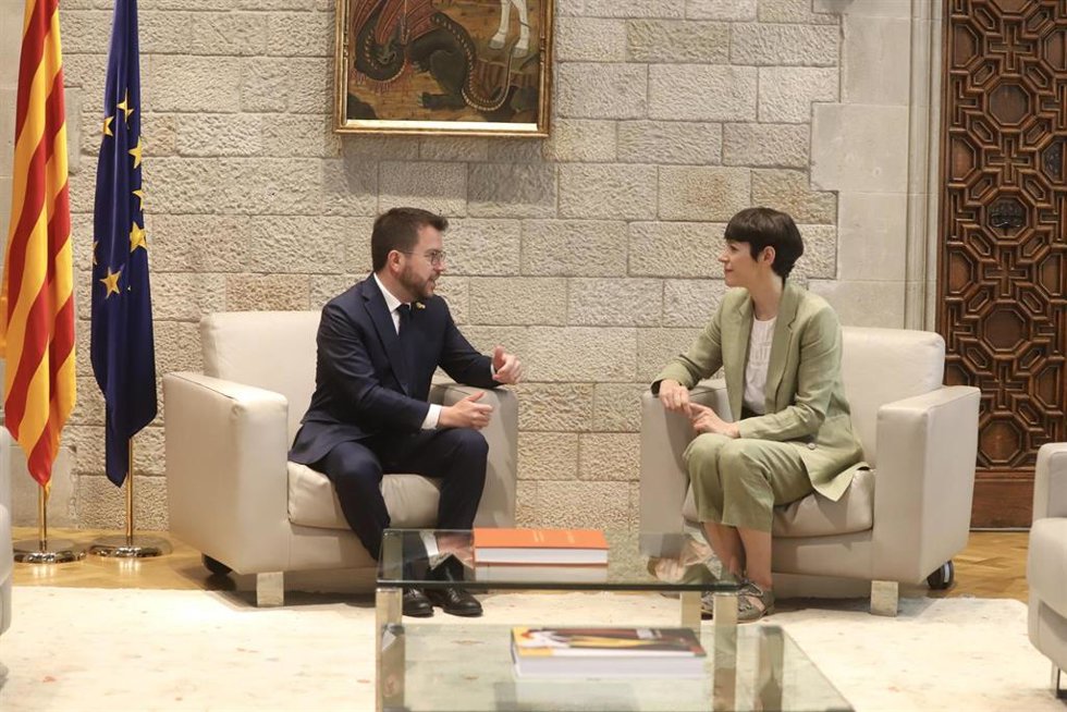 La portavoz nacional del BNG, Ana Pontón, en el encuentro con el presidente catalán,, Pere Aragons