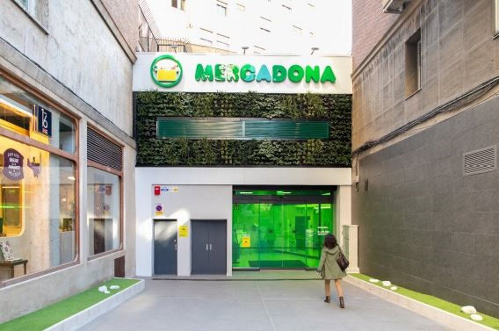 Entrada a un establecimiento de Mercadona