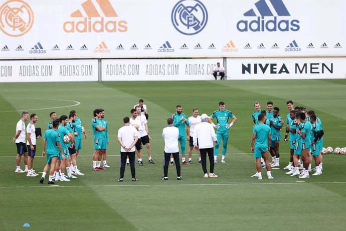 Andriy Lunin receives contratts from his teammates during the training session of Real Madrid before the Final match of UEFA Champions League against Liverpool FC at Ciudad Deportiva del Real Madrid on May 24, 2022, in Valdebebas, Madrid Spain.
