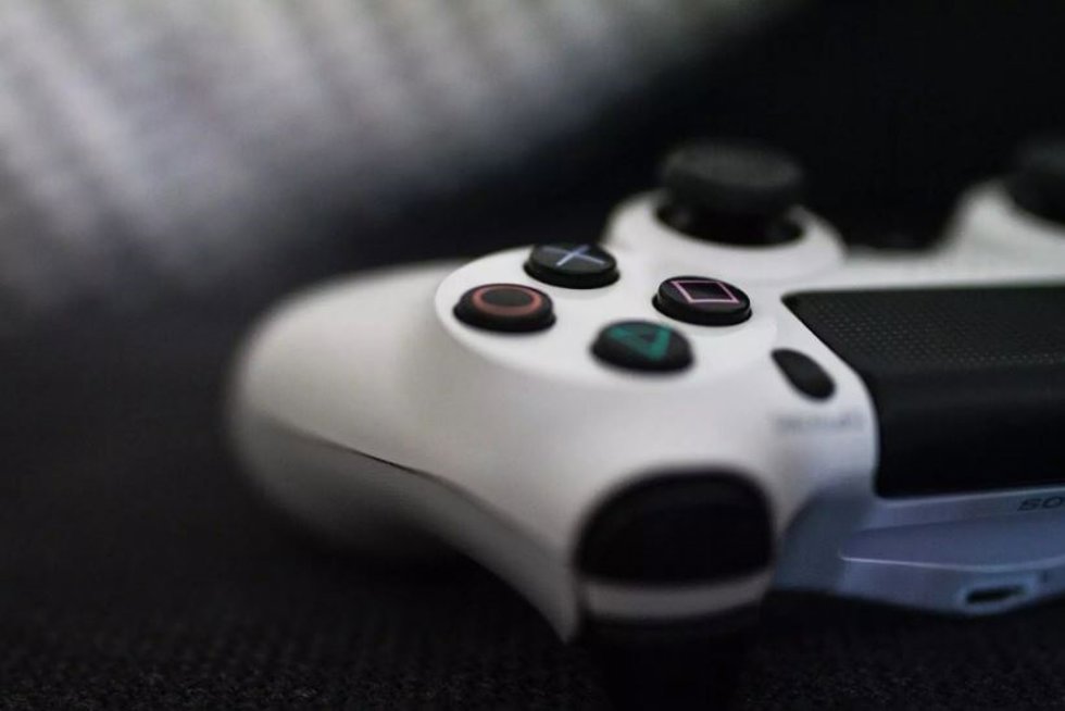 Un mando de PlayStation 4