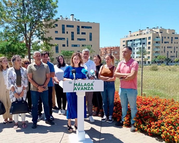 La candidata por el PP de Málaga al Parlamento andaluz Patricia Navarro en un acto en Teatinos