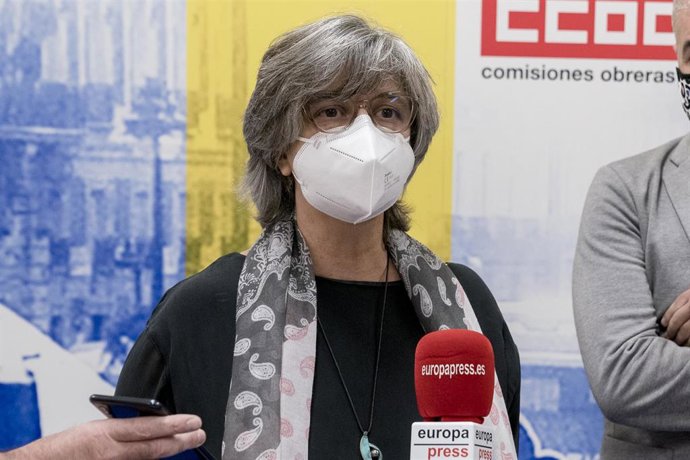 Archivo - La secretaria general de CCOO Madrid, Paloma López, ofrece declaraciones a los medios de comunicación durante un encuentro informativo en el Auditorio Marcelino Camacho, a 22 de septiembre de 2021, en Madrid, (España). El sindicato Comisiones 