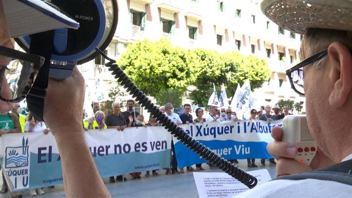 Xúquer Viu pide preservar el río Júcar y la Albufera: "No queremos que se convierta en una cloaca"