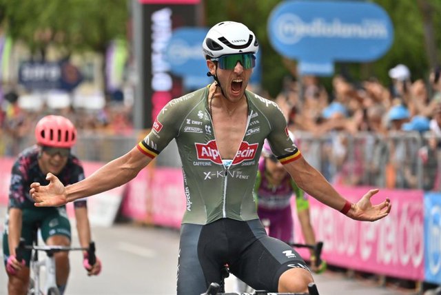 El ciclista belga Dries de Bondt (Alpecin-Fenix) gana la decimoctava etapa del Giro de Italia, disputada entre Borgo Valsugana y Treviso sobre 156 kilómetros