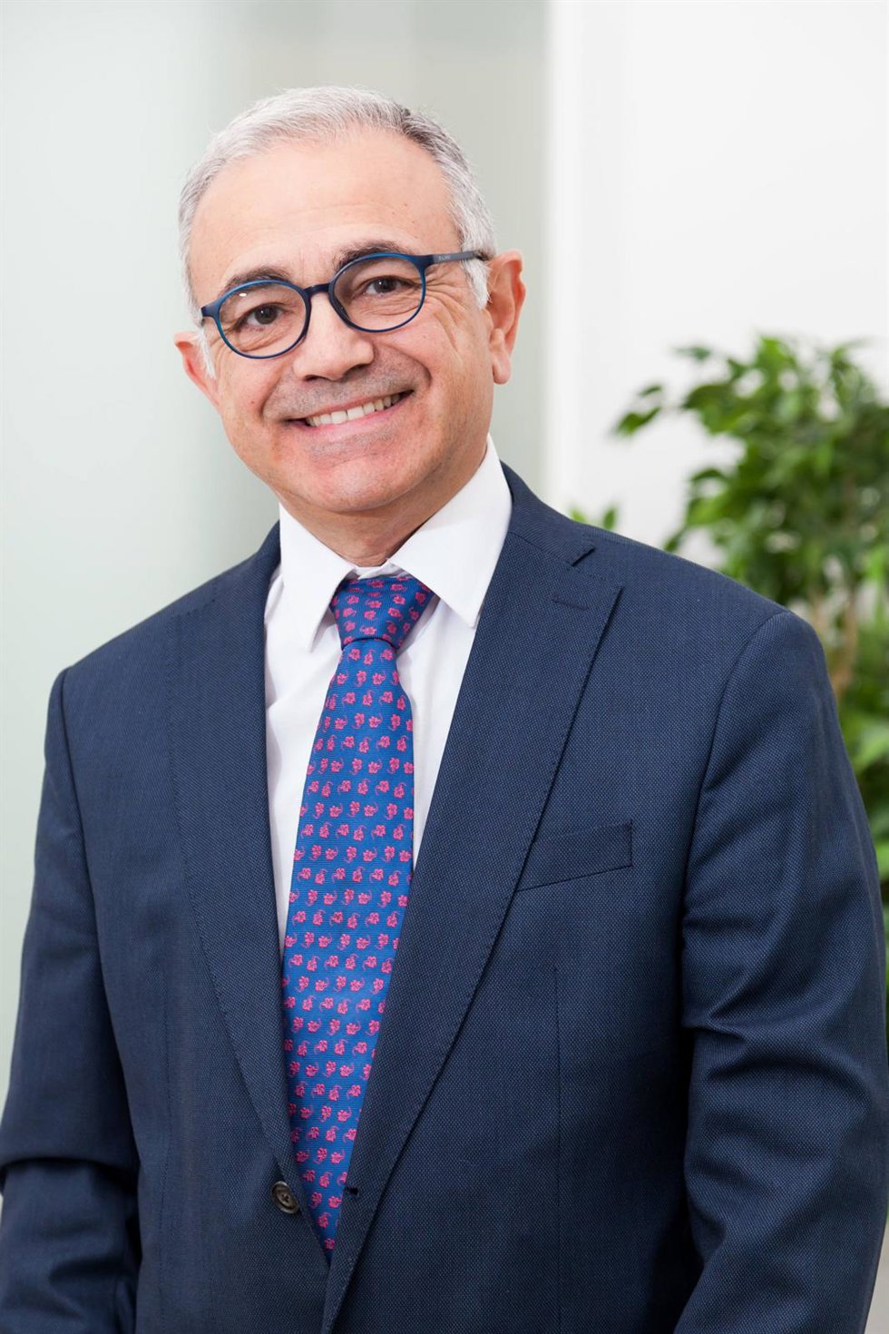 Manuel María Romero, presidente de la Asociación Andaluza de Cirugía Bucal.