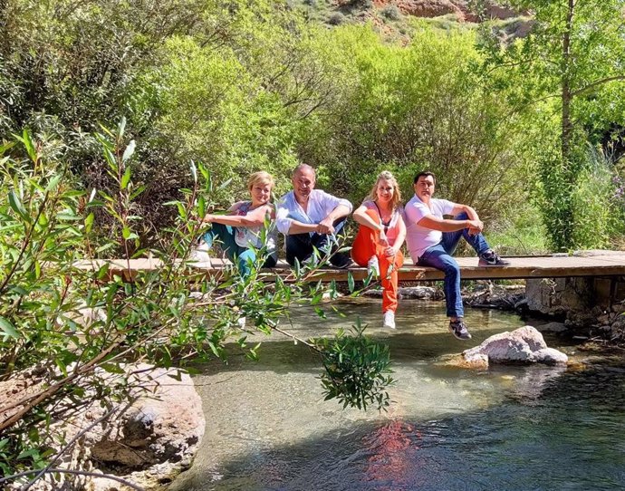 Miembros de la candidatura de Cs en Almería visitan Las Canales de Padules.