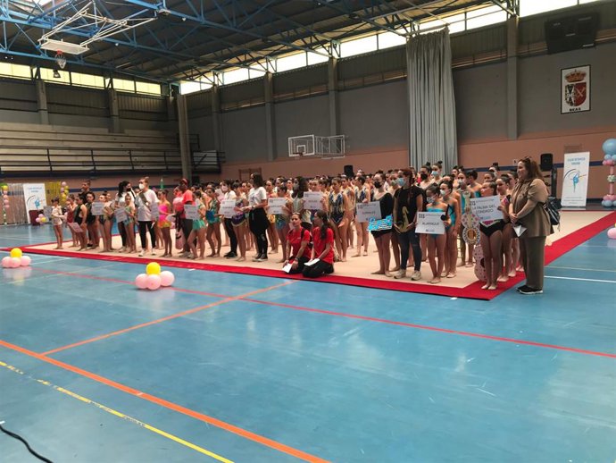 Unos 400 niños participan en los cuatro encuentros de gimnasia rítmica puestos en marcha por la Diputación.