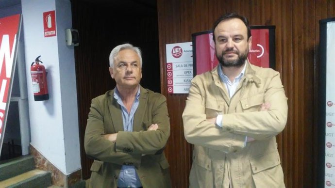 El secretario general de UGT FICA, Jenaro Martínez, y el secretario general de política industrial, Juan A. Vázquez.