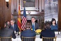 Pedro Azagra (Iberdrola USA) acompaña al Rey Felipe VI durante su visita a Nueva York
