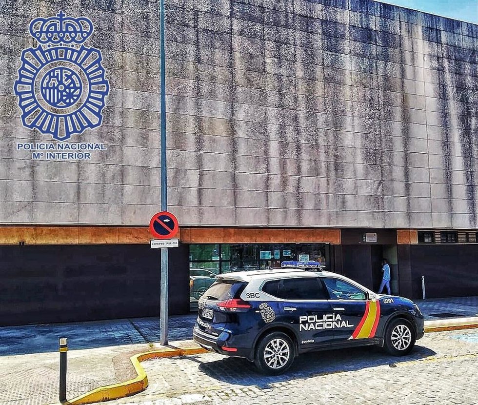 Coche patrulla en Dos Hermanas.