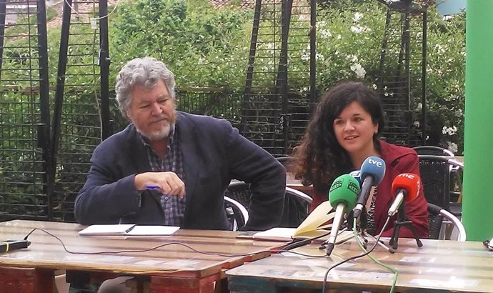 Sofía Castañón, coordinadora autonómica de Podemos Asturies y diputada de Unidas Podemos en el Congreso, Juantxo López de Uralde, coordinador federal de Alianza Verde y diputado de Unidas Podemos en el Congreso.