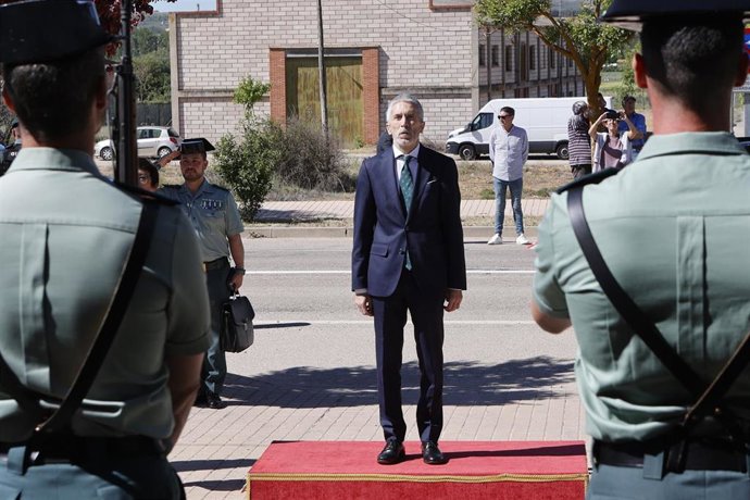 El ministro del Interior, Fernando Grande-Marlaska, visita el nuevo puesto de la Guardia Civil en San Esteban de Gormaz (Soria).