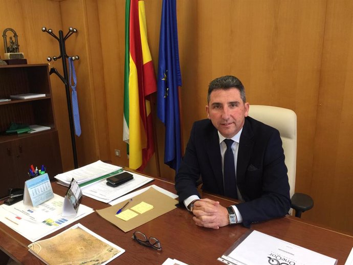 Archivo - El delegado en funciones de la Junta en Huelva, Álvaro Burgos.