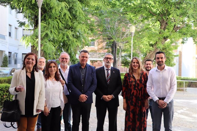 Reunión de la candidatura de 'Por Andalucía' por Cádiz con el rector de la UCA, Francisco Piniella.