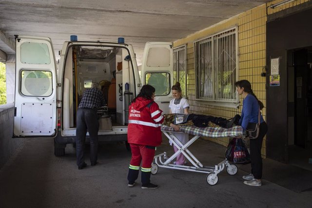 Traslado de militares heridos a un hospital en Dnipro