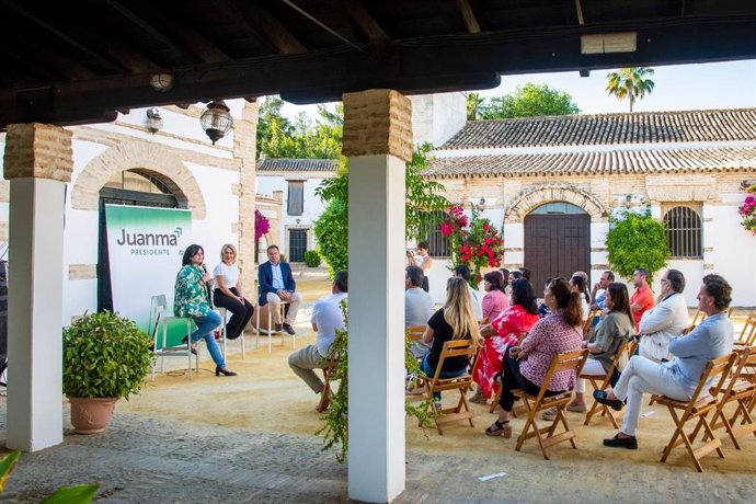 Foro Taurino celebrado por el PP en la Hacienda San Luis de Mejina en la localidad sevillana de Espartinas.