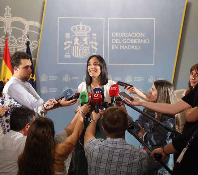 La delegada del Gobierno en la Comunidad de Madrid, Mercedes González, atiende a los medios de comunicación, en la Delegación del Gobierno, a 27 de mayo, en Madrid (España). 