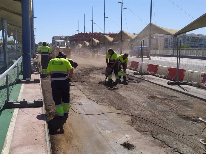 Reparación del puente del Cristo de la Expiración.