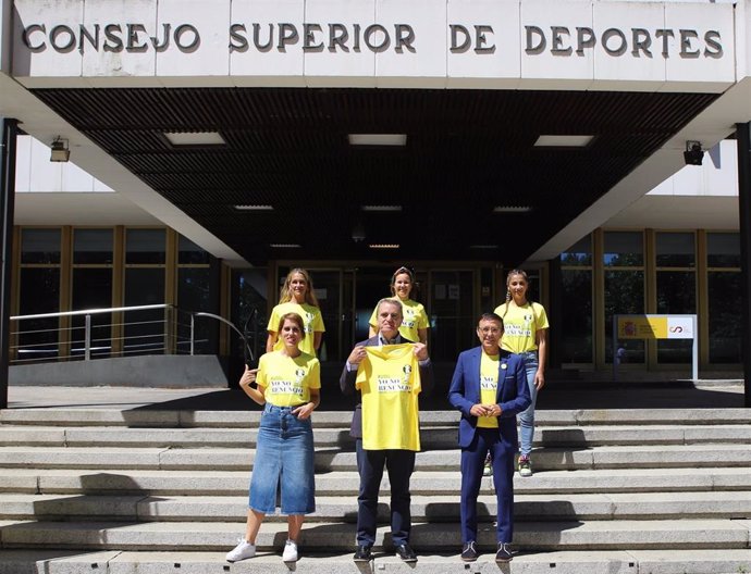 La fundadora del 'Club de las Malasmadres', Laura Baena, presenta la IV carrera 'Yo no renuncio'