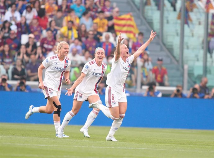 La jugadora del Olympique de Lyon Amandine Henry celebrando el gol más votado de la 'Champions League' femenina 2021/22