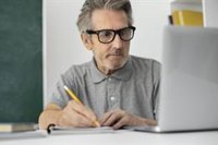 Canarias suspende el límite de permanencia en Centros de Educación de Personas Adultas para abordarlo en Comisión