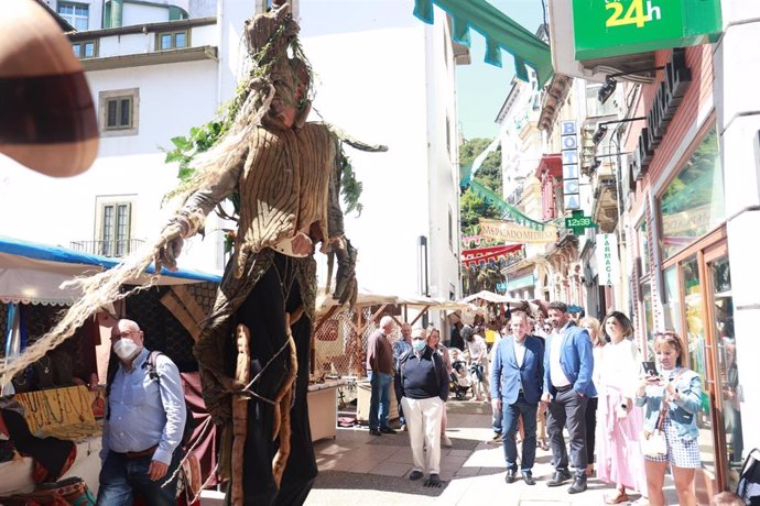 El presidente de la Junta, Marcelino Marcos Líndez, asiste a los actos de conmemoración del 752 aniversario del Fuero de Luarca