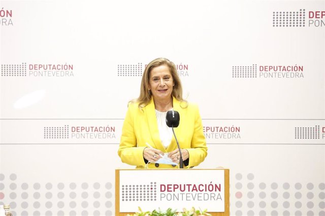Archivo - La presidenta de la Diputación de Pontevedra, Carmela Silva, en rueda de prensa