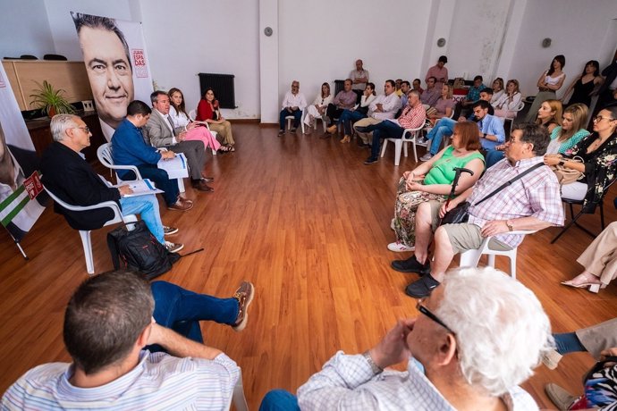 Reunión de Espadas con portavoces y alcaldes del PSOE