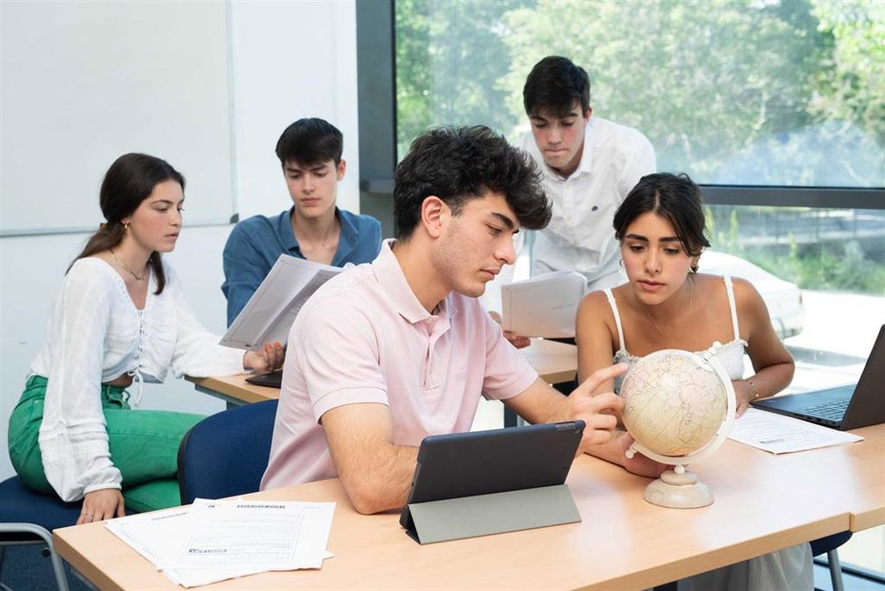 Campus Explora, el campamento de verano destinado a alumnos de Secundaria para mejorar sus resultados académicos y dotarlos de la orientación universitaria necesaria para acceder a aquella universidad y carrera que encaja con sus perfiles