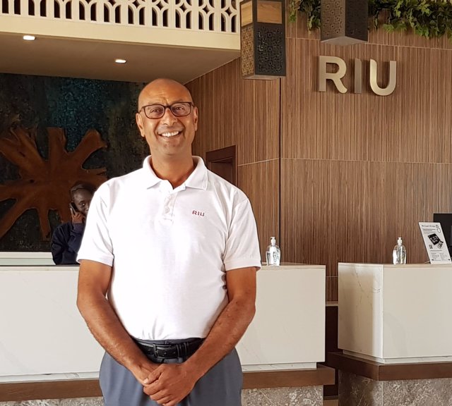 Mohamed Naoui, director del hotel Riu Baobab en Senegal
