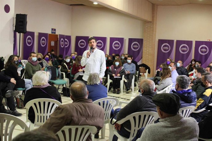 Archivo - El coordinador autonómico de Podemos en C-LM, José Luis García Gascón