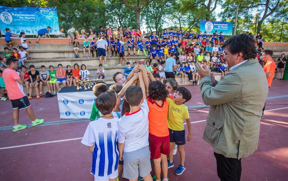 El Ayuntamiento de Huelva clausura las Escuelas Deportivas Municipales, en las que han participado 450 menores