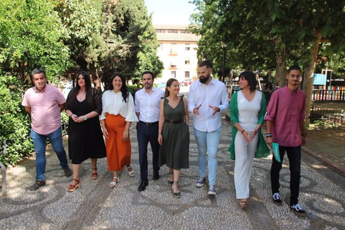 El ministro de Consumo y coordinador general de Izquierda Unida, Alberto Garzón, antes de intervenir en un acto de precampaña en Granada.