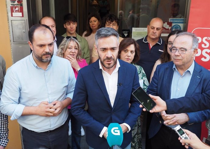 El portevoz de la Ejecutiva Federal del PSOE, Felipe Sicilia, en un acto sobre la 'Ley Zerolo' en Santiago de Compostela.