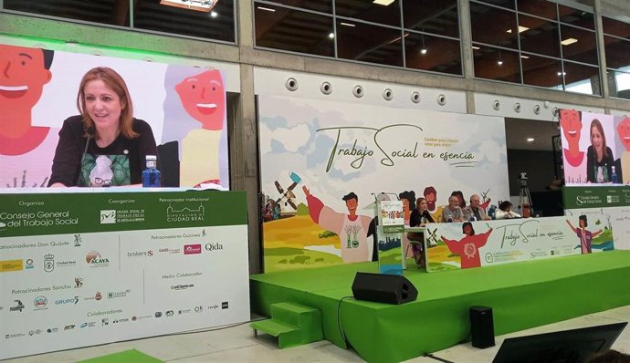 La eurodiputada del PSOE Cristina Maestre durante su intervención en el XIV Congreso Estatal y II Iberoamericano de Trabajo Social