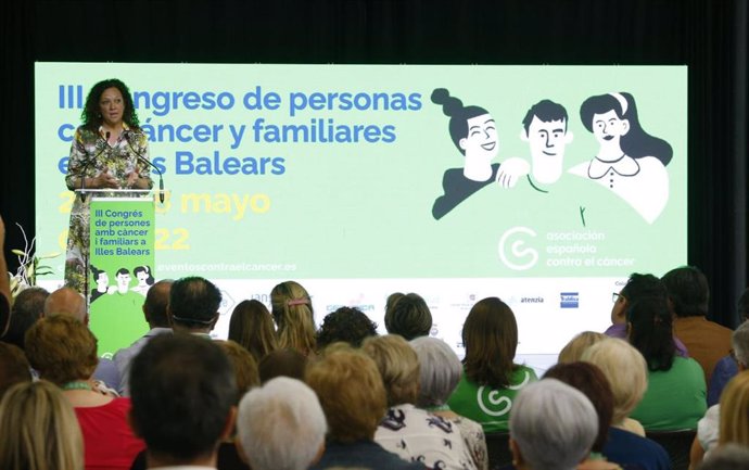 La presidenta del Consell, Catalina Cladera, cierra el III Congreso de personas con cáncer y familiares