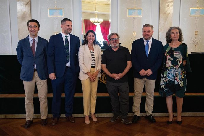 El VI Premio de Fotografía para el Compromiso Social 'Carlos Pérez Siquier' recae en Antonio Pérez, en un acto en Almería