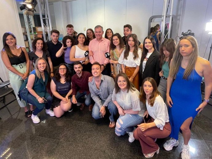 Sanz cierra el curso 2021/2022 de la Escuela de Reporteros de Andalucía