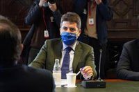 Mazón lamenta que Puig "hiperventile cuanto está con los suyos" y llame al PP "polución populista"