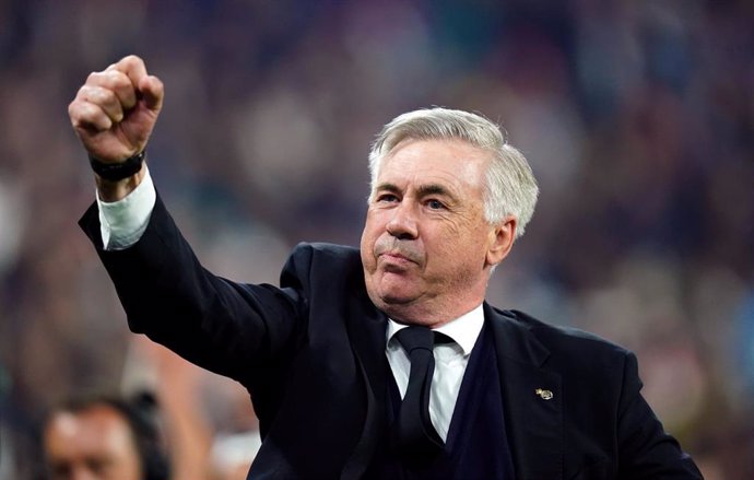 Carlo Ancelotti celebra el título conquistado este sábado en París